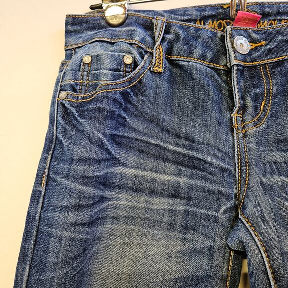 Almost Famous Skinny Jeans Size 3 Junior Distressed Medium Wash - Picture 3 of 10